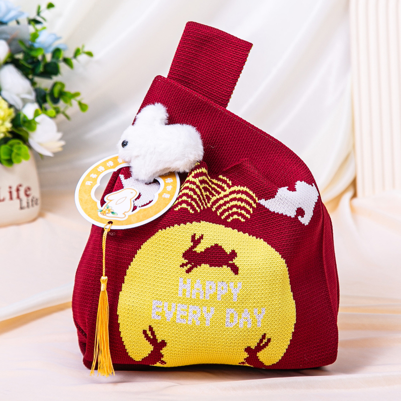 Πλεκτή τσάντα με πολλαπλές θήκες σε εθνικό στυλ — κάθετη τετράγωνη μορφή, επένδυση πολυεστέρα, εσωτερικές θήκες: κρυφή θήκη με φερμουάρ, θήκη κινητού, θήκη ταυτότητας και θήκη για κάμερα; κατάλληλη για καθημερινή χρήση