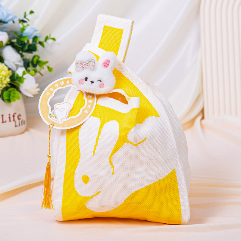 Πλεκτή τσάντα με πολλαπλές θήκες σε εθνικό στυλ — κάθετη τετράγωνη μορφή, επένδυση πολυεστέρα, εσωτερικές θήκες: κρυφή θήκη με φερμουάρ, θήκη κινητού, θήκη ταυτότητας και θήκη για κάμερα; κατάλληλη για καθημερινή χρήση