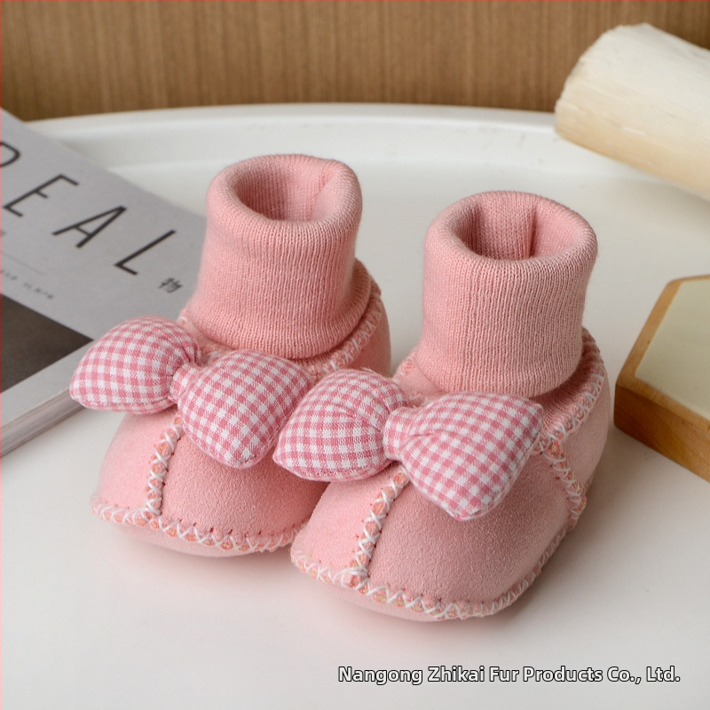 Зимни бебешки обувки с велурен горен слой, подплата от изкуствена козина, ръчно пришита подметка, карикатурен принт (за възраст 6–12 месеца, дишащи и топли)