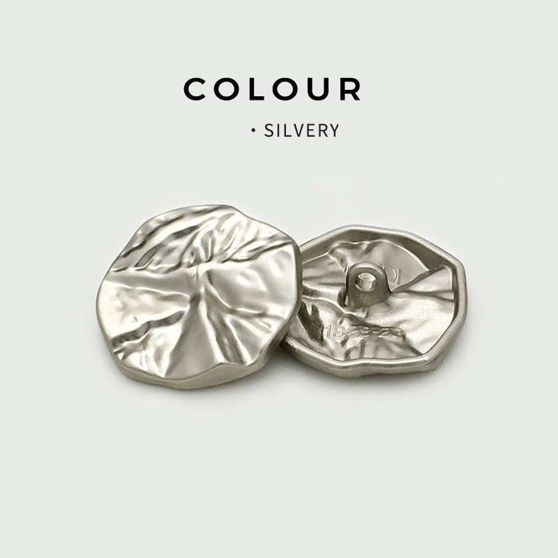 Μοντέρνο σακάκι με ακανόνιστο σχήμα, πτυχωτό με μεταλλικά κουμπιά και δερμάτινη επένδυση, πολυτελές ακανόνιστο σγουρό κουμπί