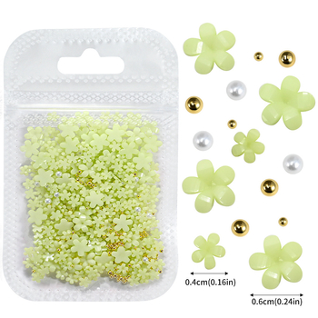 200 διακοσμητικά νυχιών με πέντε πέταλα λουλουδιών, λευκά και ροζ ακρυλικά λουλούδια με χρυσές και ασημένιες χάντρες, λουλούδια ρητίνης.