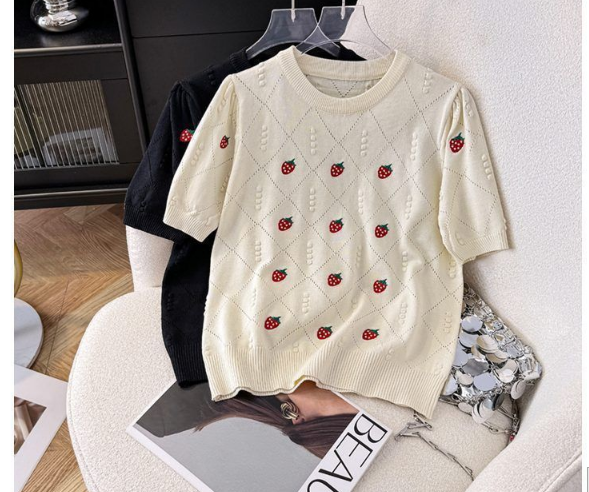 Κομψό καινούργιο πλεκτό πουλόβερ με κέντημα φράουλα, ανοιξιάτικο/καλοκαιρινό, κορεάτικο στυλ, νεανικό, κοντομάνικο, χαριτωμένο σχέδιο.