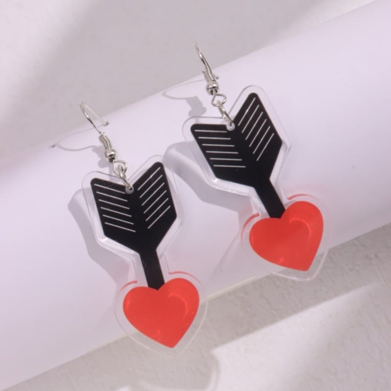 Cercei populari de Ziua Îndrăgostiților în formă de inimă cu design de inimă, săgeată, farfurie și zar pentru comerț electronic transfrontalier - Cercei acrilici