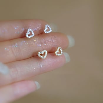 Cercei cu șurub pentru femei, zirconii goale și diamante încrustate, cercei mici și strălucitori în formă de inimă, nou-veniți în 2024.