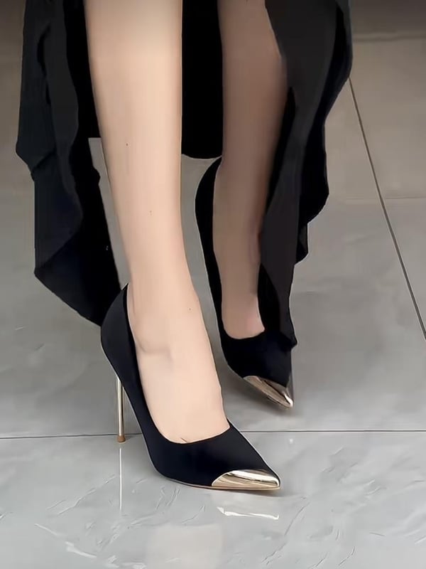 Pantofi negri pentru damă cu toc înalt, 7cm, stil nou primăvară/toamnă 2025, vârf ascuțit metalic, toc stiletto, decolteu jos, piele întoarsă, stil franțuzesc, pantofi simpli și sexy.