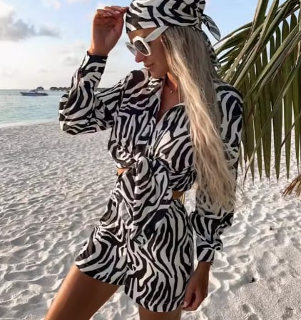 Set de vară format din cămașă cu mânecă lungă și pantaloni scurți cu închizătoare la un singur rând de nasturi și imprimeu zebră și leopard, pentru o vacanță pe plaja Sanya.