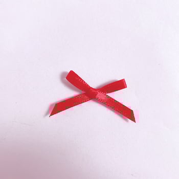 Tapițerie nouă din in de poliester cu decorațiuni țesute manual, inclusiv 200 de panglici mici, flori și funde.