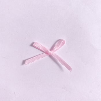 Tapițerie nouă din in de poliester cu decorațiuni țesute manual, inclusiv 200 de panglici mici, flori și funde.