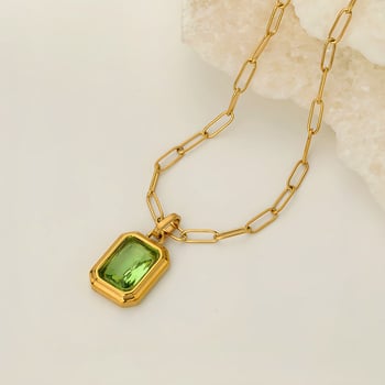 Τετράγωνο κολιέ μενταγιόν σε τετράχρωμη απόχρωση, απευθείας πωλήσεις από το εργοστάσιο, μοντέρνο στυλ για μετακινήσεις, ελαφρύ πολυτελές ανοξείδωτο ατσάλι.