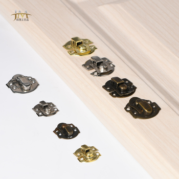 Αξεσουάρ συσκευασίας σε αντίκα στυλ, τριγωνικό κουτί κρασιού σε σχήμα μπλοκ, μεταλλική αγκράφα, εξαρτήματα αποσκευών.