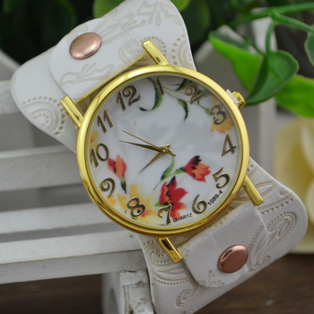 Деликатен дамски часовник от кожа с флорален циферблат, в пасторален стил и модерен принт „Женева“
