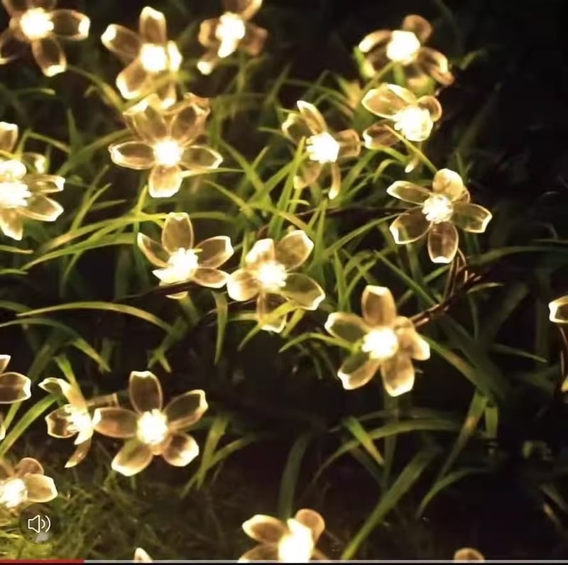 Határokon átnyúló LED napelemes cseresznyevirág-girlandok kültéri udvarra karácsonyi dekorációként, ünnepi, vízálló cseresznyevirág-girlandok