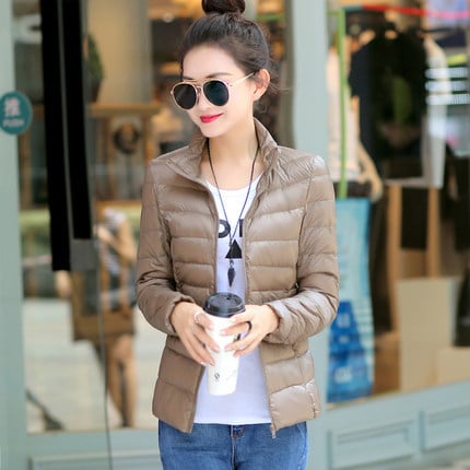 Есен/Зима 2024 Ново дамско леко пухено яке с яка стойка, късо ежедневно тънко пухено палто, големи размери на едро