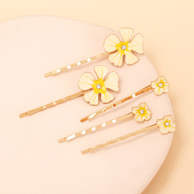 Εξατομικευμένο κλιπ μαλλιών bobby με λουλούδια που στάζουν και κρυστάλλους - ένα μοναδικό και κομψό αξεσουάρ μαλλιών με σχέδιο