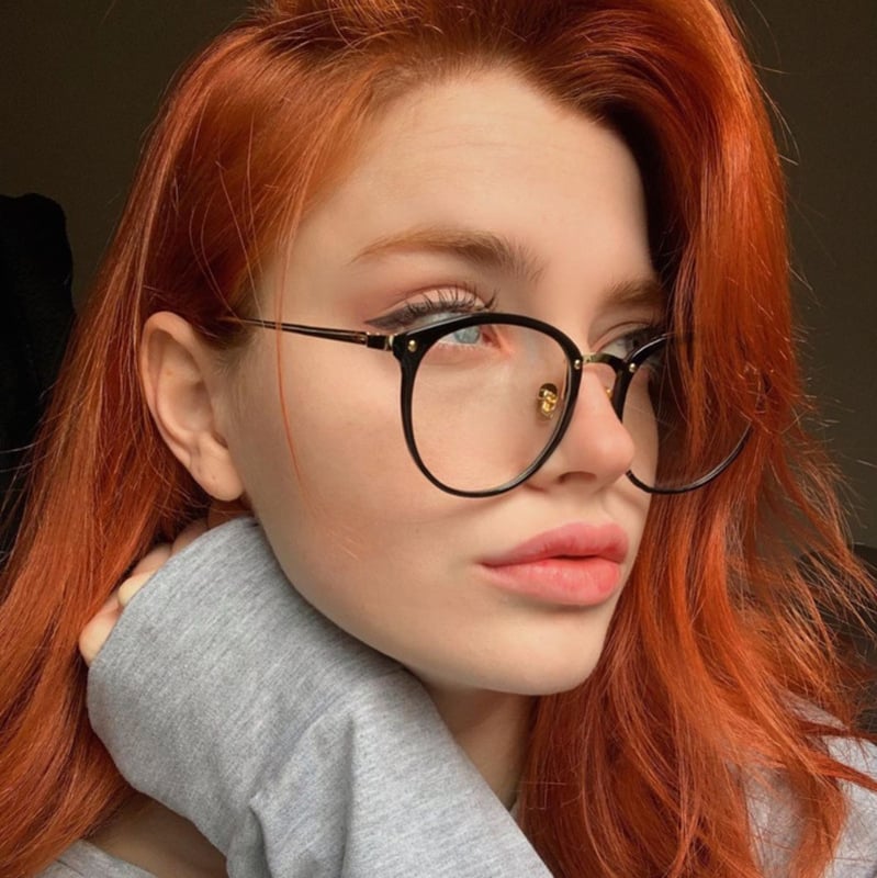 Нови модерни дамски очила без диоптрична система с анти-синята светлина, ретро и уникални рамки, идеални за естествена визия, модерни рамки за очила с трансграничен дизайн.