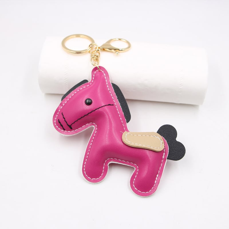 Modern, luxus ékszerek a Ló évére, póni medálok, ajándékok, póni autó kulcstartók, medálok, táskák, ruházati kiegészítők