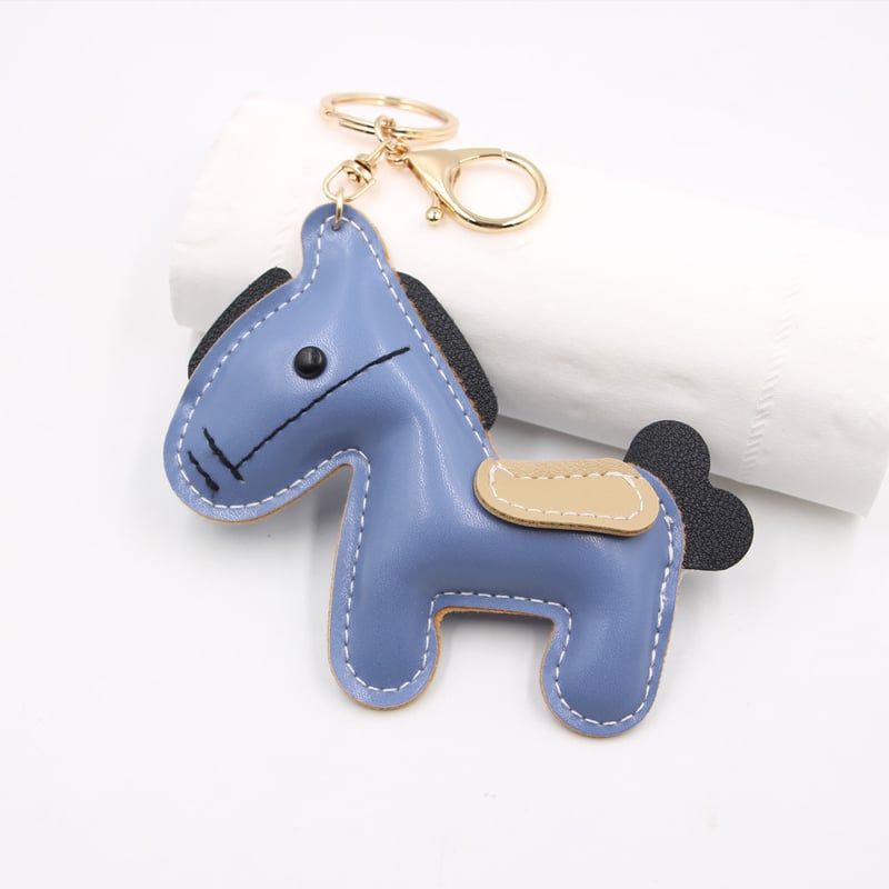 Modern, luxus ékszerek a Ló évére, póni medálok, ajándékok, póni autó kulcstartók, medálok, táskák, ruházati kiegészítők