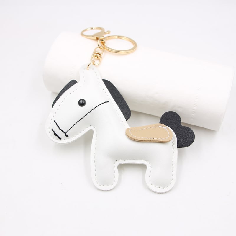 Modern, luxus ékszerek a Ló évére, póni medálok, ajándékok, póni autó kulcstartók, medálok, táskák, ruházati kiegészítők