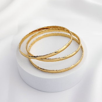 Трансгранична горещо продавана усукана гривна от неръждаема стомана с квадратна тел, бижута с вълнообразна титаниева стомана, сферични бижута