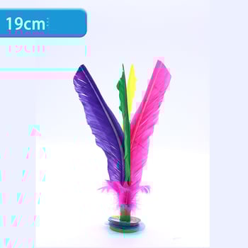 Farebné volániky s veľkými kvetinovými vzormi, vyrobené z kuracích pierok, husacích pierok a základu z hovädzích šliach, pre žiakov základných a stredných škôl, vhodné na súťaže.