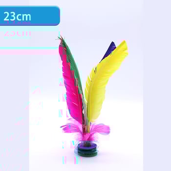 Farebné volániky s veľkými kvetinovými vzormi, vyrobené z kuracích pierok, husacích pierok a základu z hovädzích šliach, pre žiakov základných a stredných škôl, vhodné na súťaže.