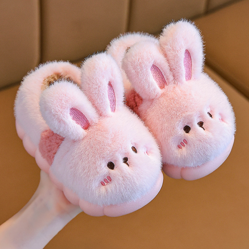 Nyuszi mintás pamut papucs lányoknak, zárt sarkú, ideális őszi-téli beltéri használatra, csúszásmentes, meleg és puha.