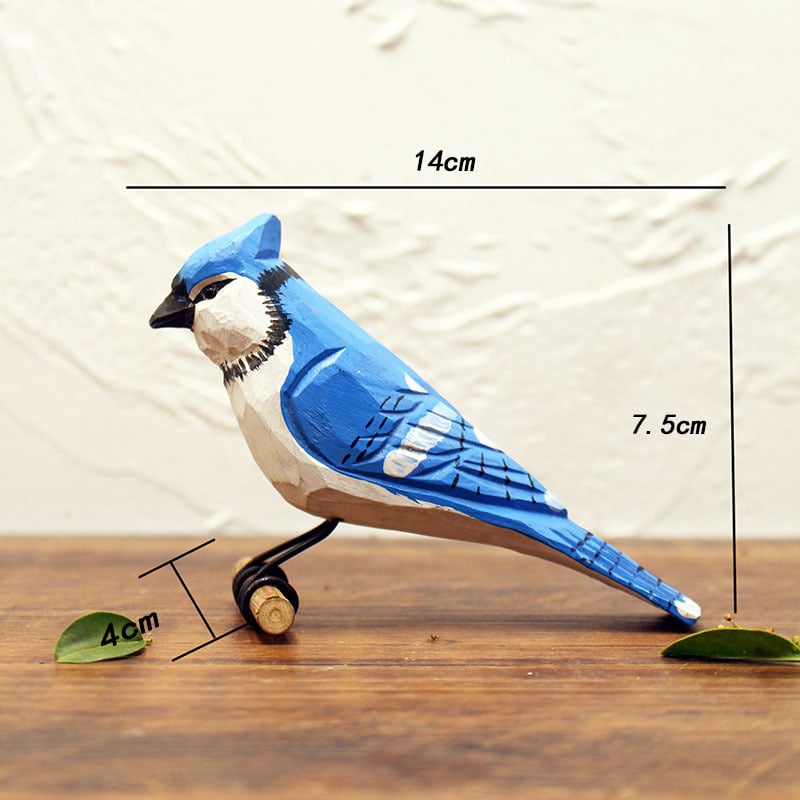 Áruk értékesítése: rusztikusan faragott kenderkötelek, fa madarak, hársfa, festett dekorációs tárgyak, dísztárgyak, kreatív ajándékok