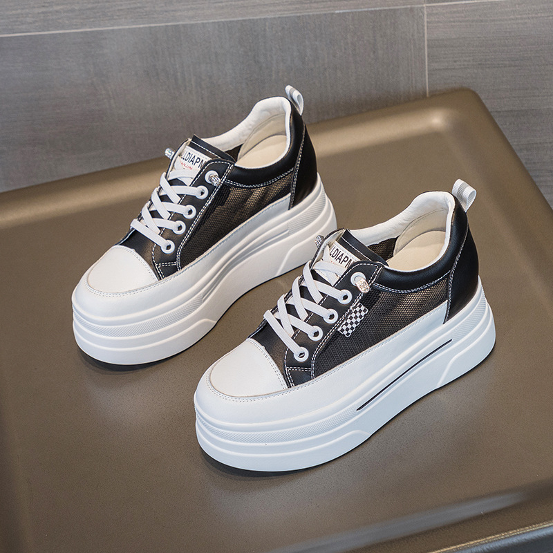 2025-ös őszi/téli kollekció, alacsony szárú, platformos női tornacipő, fűző nélkül, lezser és sokoldalú