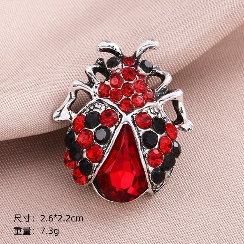 Aranyos koreai stílusú katicabogár és méhecske bross, ötvözetből készült rovar kitűző kristályokkal díszítve, ruhatáska kiegészítők