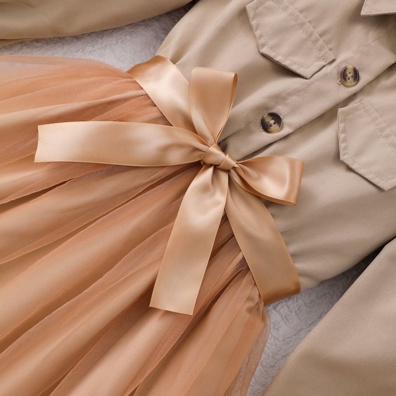 Νέο, διασυνοριακό, μοντέρνο φόρεμα φθινοπώρου-χειμώνα με μακριά μανίκια, γιακά και μέση, ύφασμα mesh, patchwork