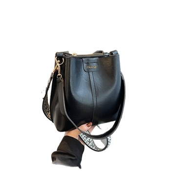 Γυναικεία τσάντα ώμου νέας σχεδίασης 2025, φθινοπωρινή τσάντα ρετρό σε στυλ bucket, casual γυναικεία τσάντα ώμου μόδας