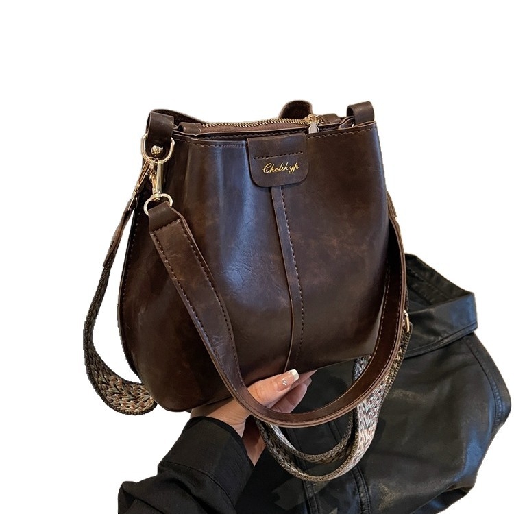 Γυναικεία τσάντα ώμου νέας σχεδίασης 2025, φθινοπωρινή τσάντα ρετρό σε στυλ bucket, casual γυναικεία τσάντα ώμου μόδας