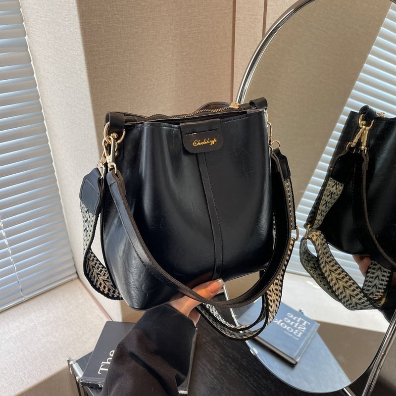 Γυναικεία τσάντα ώμου νέας σχεδίασης 2025, φθινοπωρινή τσάντα ρετρό σε στυλ bucket, casual γυναικεία τσάντα ώμου μόδας