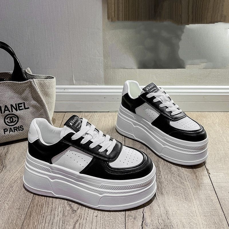 Γυναικεία λευκά αθλητικά παπούτσια, νέο μοντέλο άνοιξη 2026, αθλητικά παπούτσια με πλατφόρμα, σπορτίφ-casual, μικρά, με κρυφή πλατφόρμα, μοντέλο με τις καλύτερες πωλήσεις.