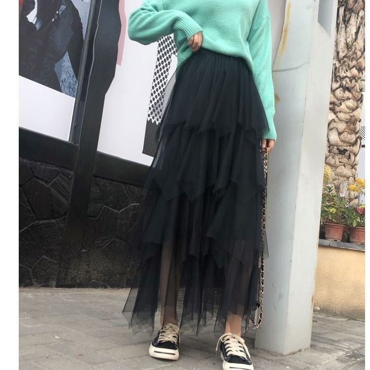 Много ефирна тюлена пола тип „торта“, нов корейски стил, универсална миди пола с висока талия и неправилно V-образно деколте за пролетта.