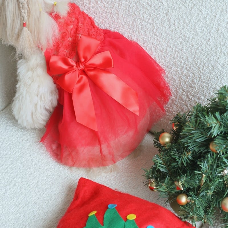 Univerzális kisállatruhák macskáknak és kutyáknak, karácsonyi témájú hímzett 3D rózsák, kétrétegű szalagok és tüll