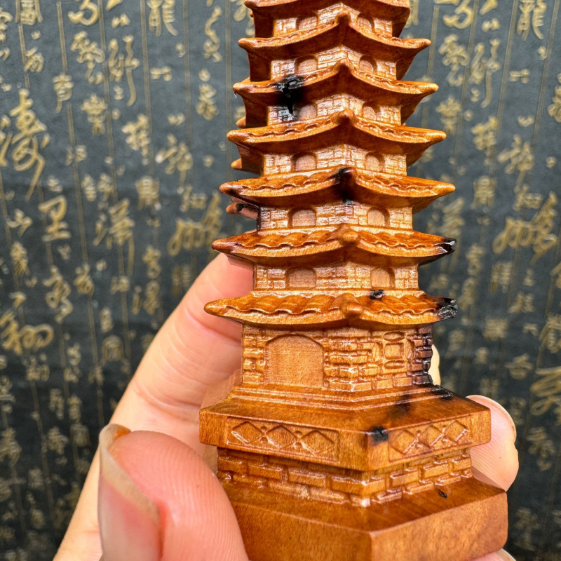 Longhu Mountain дървена декоративна фигура с Wenchang Pagoda, цялостно изработена от дърво, деветслойна резба