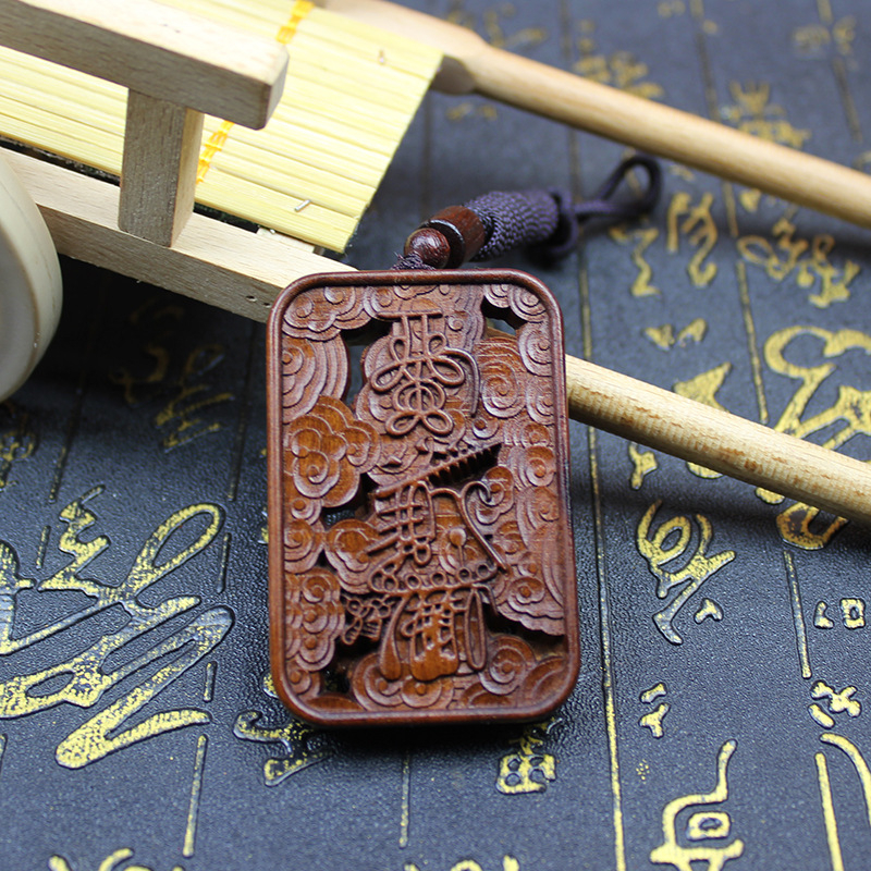 Медальон Zhao Gongming от jujube wood, дървен плакет с релеф и двустранна резба, инкрустирани облаци