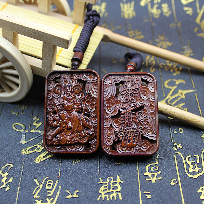 Медальон Zhao Gongming от jujube wood, дървен плакет с релеф и двустранна резба, инкрустирани облаци
