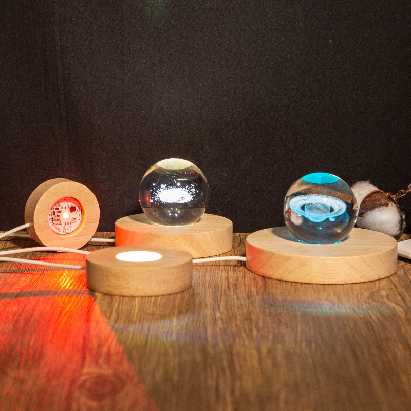 Кръгла основа от бук дърво с LED нощна светлина и кристална топка, USB захранване със превключвател, декоративен предмет