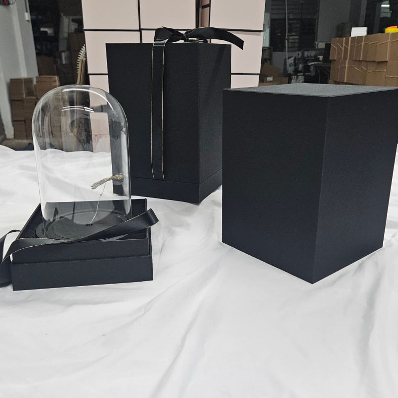 Кутия за подарък с вечни цветя под стъклен купол, копринено покритие, вдъхновена от Малкия принц, възможност за печат на лого