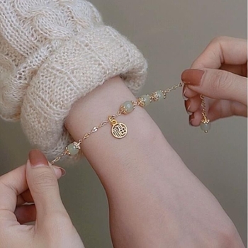 Гривна от Hetian jade с камбанки – женска бижутерия, универсален стил