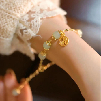 Гривна от Hetian jade с камбанки – женска бижутерия, универсален стил