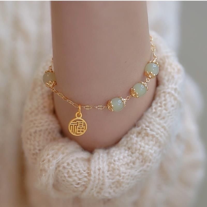 Гривна от Hetian jade с камбанки – женска бижутерия, универсален стил