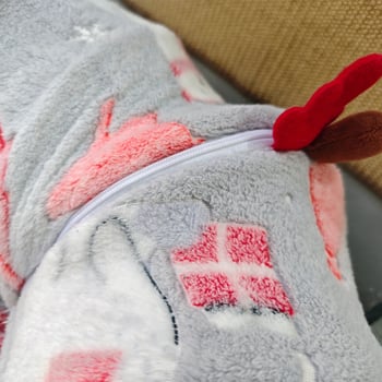 Plišani tunel za mačke s kratkom dlakom, svijetleći u tami i zatvorenim skloništem