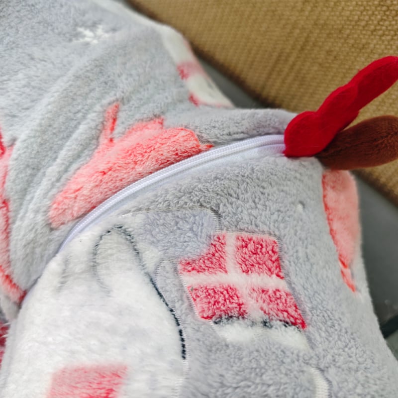 Plišani tunel za mačke s kratkom dlakom, svijetleći u tami i zatvorenim skloništem