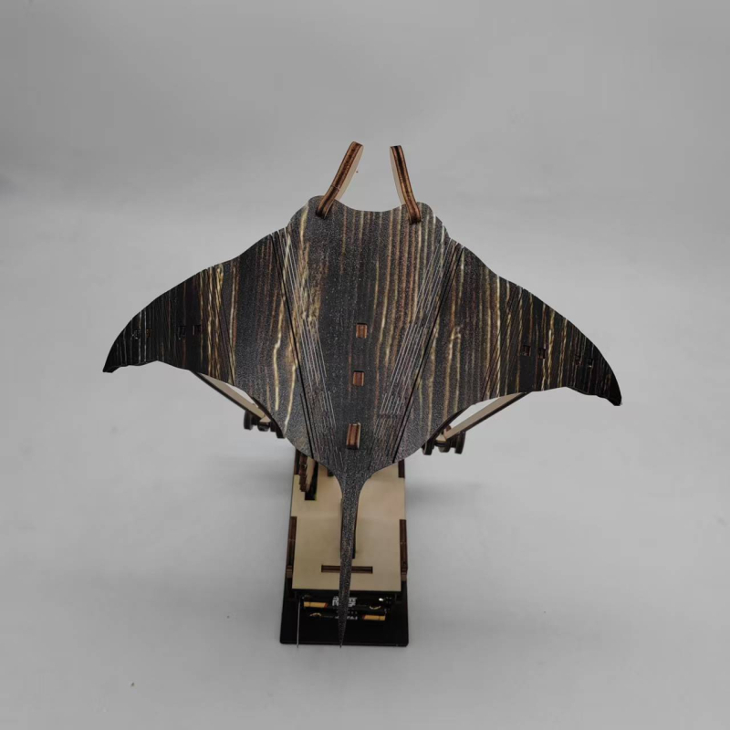 Занаятчийски дървен Manta Ray Automaton декоративен предмет