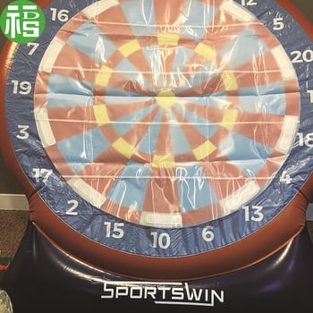 Naduviva meta za dartove za igru na travi