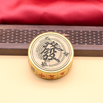 Месингов Mahjong държач‑орнамент – творческа геометрична украса