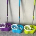 Whisk комплект кофа за моп с въртящ се изцеждач, безконтактно изцеждане, осмообразен механизъм, микрофибър глава, телескопична дръжка 122 cm